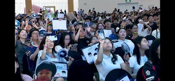 10일 베트남 하노이 엑스포 센터에서 열린 ‘2026 리그 오브 레전드 챔피언스 코리아(LCK)’ 글로벌 로드쇼 경기 2세트에서 한화생명이 승리하면서 다시 승부를 원점으로 돌렸다. (▲키움DRX & HLE=1:1)./사진=네이버 치지직 라이브영상 캡처