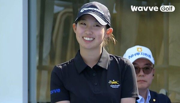 13일 국내 OTT 플랫폼 웨이브(Wavve)가 한국 여자골프계의 차세대 기대주 김서아(14·신성중 2학년)를 2026시즌 브랜드 앰버서더로 선정했다고 밝혔다.(▲웨이브골프 엠버서더 김서아). /사진=웨이브골프