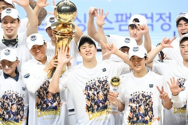 2025-2026 LG전자 프로농구 챔피언결정전에서 우승한 부산 KCC. /사진=KBL