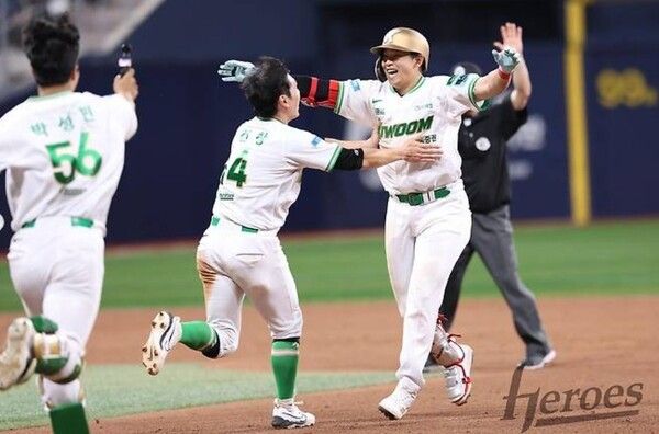 20일 키움 히어로즈는 서울 고척스카이돔에서 열린 KBO 리그 홈 경기에서 SSG 랜더스를 6-5로 제압했다.(▲키움 김웅빈) /사진=키움 히어로즈