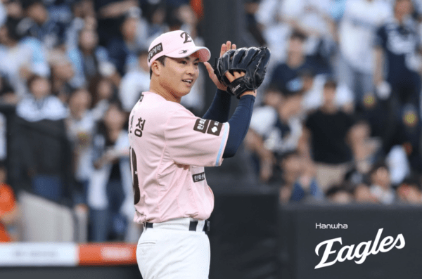 22일 한화가 대전 한화생명볼파크에서 열린 2026 신한 SOL KBO리그 정규시즌 두산과 홈경기에서 &nbsp;선발 왕옌청의 7이닝 역투와 이도윤의 적시타, 노시환의 쐐기타를 앞세운 한화 이글스가 두산 베어스를 5-3으로 꺾고 길었던 3연패에서 벗어났다. (▲ 한화 선발 왕옌청. 5피안타 2실점 6탈삼진 1볼넷으로 퀄리티스타트 플러스(QS+)). /사진=한화이글스