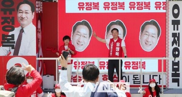 유정복 인천시장 후보가 지지를 호소하고 있다/사진=캠프