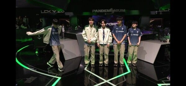 3일 오후 서울 종로구 치지직 롤파크에서 열린 ‘2026 리그 오브 레전드 챔피언스 코리아(LCK)’ 정규 시즌 1라운드 경기 2세트, 한진 브리온이 KT 롤스터를 세트 스코어 2대0으로 완파했다. (▲BRO & KT=2:0). /사진=네이버 치지직 라이브영상 캡처