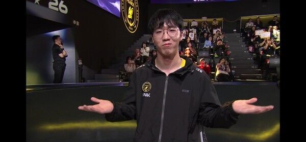 3일 종로 치지직 롤파크에서 진행된 '2026 LoL 챔피언스 코리아(이하 LCK)' 정규 시즌 2라운드, DN 수퍼스와 BNK 피어엑스의 대결에서 BNK 피어엑스가 2:0으로 승리했다.(▲BNK피어엑스 & DN수퍼스=2:0). /사진=네이버 치지직 라이브영상 캡처