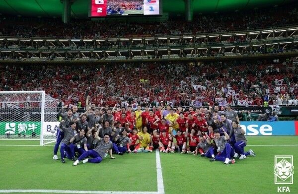 16일(한국시간) 발표된 FIFA 실시간 랭킹에 따르면 한국은 1612.55점을 기록하며 기존 22위에서 21위로 상승했다. /사진=대한축구협회