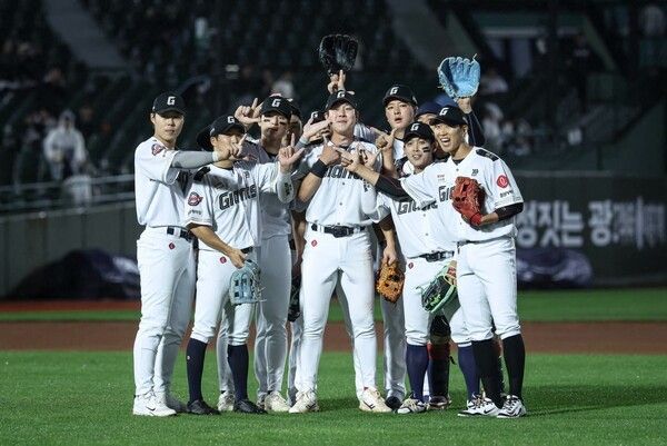 24일 롯데가 부산 사직구장에서 열린 2026 신한 SOL KBO리그 NC와 홈경기에서 5대3으로 승리했다. (▲롯데 자이언츠). /사진=롯데 자이언츠