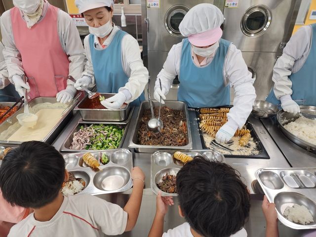 군위군 관내 학교, '청소년 한우 맛 체험' 행사 실시/사진=군위교육지원청