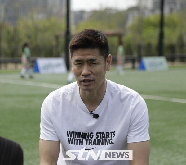 리얼 축구 예능 콘텐츠 '강인한 슛팅스타' 설기현 감독. /사진=메이콘텐츠&nbsp;