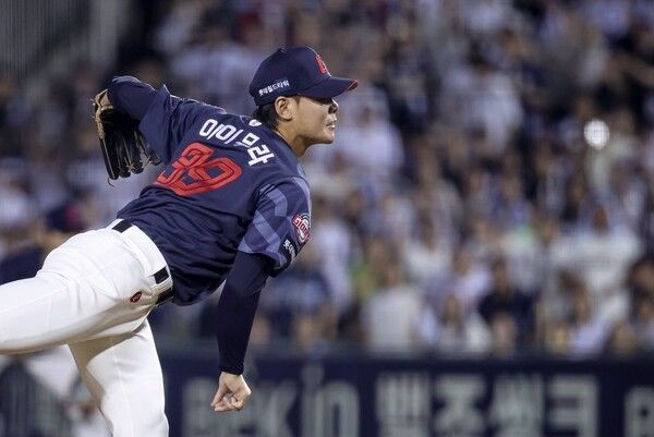 ​1일 롯데가 서울 잠실구장에서 열린 2026 신한 쏠뱅크 KBO리그 두산 베어스와의 원정 경기에서 5-2로 승리했다. (▲롯데 이이무라(승), 1.1이닝 9구). /사진=롯데 자이언츠