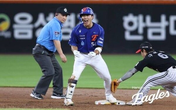 24일 한화가 대전 한화생명볼파크에서 열린 2026 신한 SOL KBO리그 LG와 홈경기에서 8-4 역전승을 거뒀다. (▲한화 오재원 4타수 1안타 1득점 2타점). /사진=한화 이글스