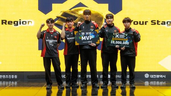 26일 경기 농심 레드포스가 2위 팀과 압도적인 격차를 벌이며 ‘2026 대한민국 이스포츠 리그’ 배틀그라운드 모바일 종목 우승을 차지했다.(▲2026 KEL 배틀그라운드 모바일 종목 우승팀 _경기 농심 레드포스). /사진=한국e스포츠협회
