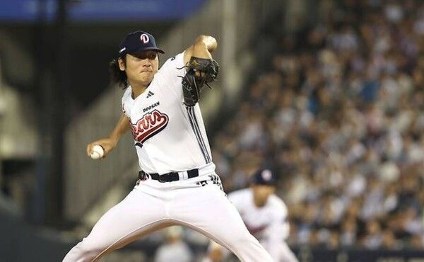 2일 두산이 서울 잠실야구장에서 열린 2026 신한 SOL KBO리그 정규시즌 홈경기에서 롯데 자이언츠를 상대로 8-3으로 승리했다. (▲두산 선발투수 곽빈(승), 6이닝 100구 2피안타 5탈삼진 1볼넷). /사진=두산 베어스