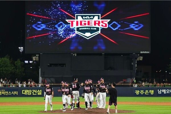 폭염에 멈췄던 프로야구가 11일 전국 5개 구장에서 다시 시작한다. (▲기아 타이거즈). /사진=기아 타이거즈