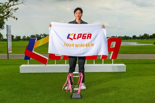 태국의 나타크리타 웡타위랍(24)이 방콕에서 KLPGA투어 직행 티켓을 따냈다. (▲KLPGA 2026 인터내셔널 퀄리파잉 토너먼트 우승자 태국의 나타크리타 웡타위랍). /사진=KLPGA
