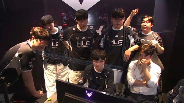 2일 한화생명은 서울 종로구 치지직 롤파크 LCK 아레나에서 열린 '2026 리그 오브 레전드 챔피언스 코리아(LCK)' 정규시즌 3라운드 2경기 KT 롤스터와의 2세트에서 완승을 거두며 세트스코어 1대1을 만들었다. (▲KT 롤스터 & HLE=1:1)./사진=네이버 치지직 라이브영상 캡처