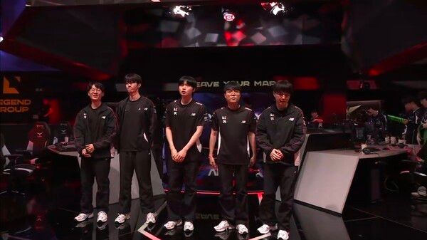 2일 서울 종로구 치지직 롤파크 LCK 아레나에서 열린 2026 LCK 정규시즌 3라운드 2경기에서 KT가 한화생명e스포츠를 세트스코어 2-1로 제압했다. (▲KT 롤스터 & HLE=2:1)./사진=네이버 치지직 라이브영상 캡처