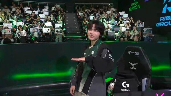 5일 한진 브리온이 서울 종로구 치지직 롤파크에서 열린 2026 LCK 3라운드 2주 차 레전드 그룹 경기에서 농심 레드포스를 세트 스코어 2대1로 꺾었다. (▲BRO & NS=2:1)./사진=네이버 치지직 라이브영상 캡처