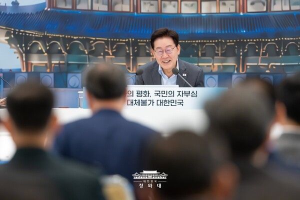 이재명 대통령이 정부 각 부처로부터 업무보고를 받고 있다. /사진=대한민국 청와대