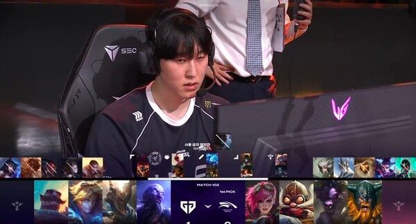 5일 서울 종로구 치지직 롤파크에서 열린 2026 LoL 챔피언스 코리아(LCK) 3라운드 2주 차 레전드 그룹 경기 2세트에서 한화생명e스포츠가 젠지를 꺾고 세트스코어 1-1을 만들었다. (▲GEN & HLE=1:1)./사진=네이버 치지직 라이브영상 캡처