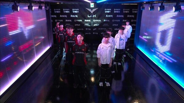 8일 DN 수퍼스가 서울 종로구 치지직 롤파크 LCK 아레나에서 열린 '2026 LCK 정규 시즌' 3라운드 2경기 농심 레드포스와의 1세트에서 역전승을 거뒀다. (▲DNS & NS=1:0)./사진=네이버 치지직 라이브영상 캡처