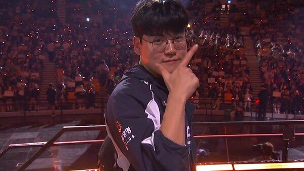 12일 한화생명이 서울 올림픽공원 KSPO돔에서 열린 ‘2026 우리은행 LoL 챔피언스 코리아(LCK)’ 포스트시즌 플레이오프 결승 진출전에서 T1을 세트 스코어 3대1로 꺾었다. (▲HLE & T1=3:1 / 구마유시)./사진=네이버 치지직 라이브영상 캡처