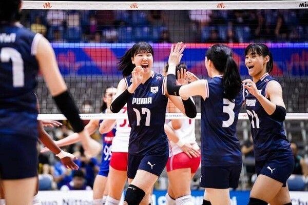 정호영이 지난해 7월 일본서 열린 국제배구연맹(FIVB) 발리볼네이션스리그(VNL) 프랑스전에서 득점 후 환호하던 모습. /사진=대한배구협회