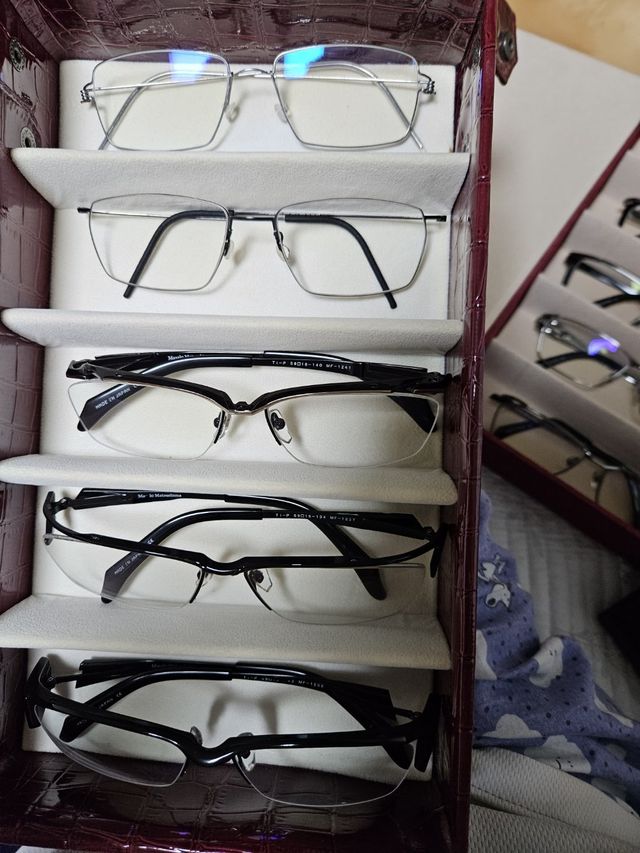 KakaoTalk_20231214_001407961_02.jpg 6년간 방문한 안경점에 단골고객이 감사패 제작해서 보낼 예정인 이유.JPG