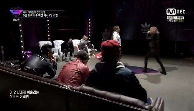 제시를 9년전에 알아봤던 여성래퍼.jpg