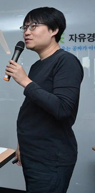 vsrjT_TWw2O0nbwYDPbDOjVNH3hK-wsOU04YQcnbZv0Gt4B96ng2wHGNqe7gjWY_Igyexrzk7yljsFl9xU31-A.webp.ren.jpg 하이브 이깟일로 기죽지마라