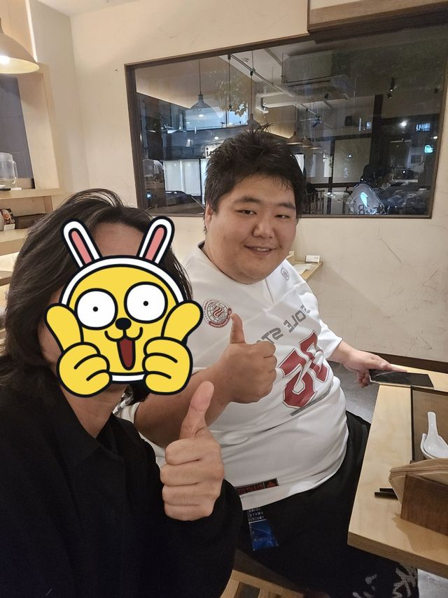 1000030046.jpg 어제 라멘집갔다가 공혁준만남!