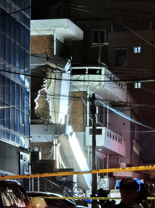 오늘 용산갔는데 건물붕괴됨ㄷ