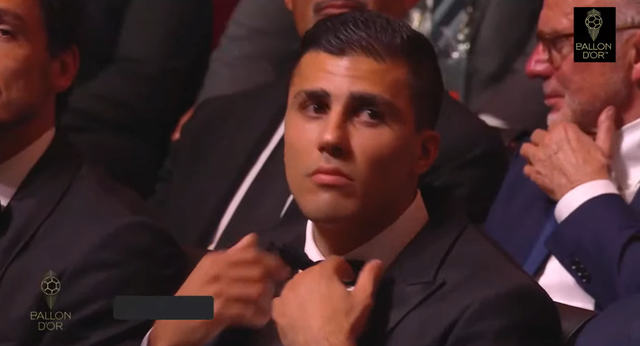 스크린샷 2024-10-29 063634.png [발롱도르] 옷매무새를 다듬는 로드리