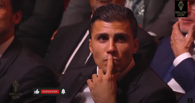 스크린샷 2024-10-29 063623.png [발롱도르] 옷매무새를 다듬는 로드리