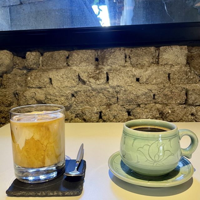 옆테이블 소개팅 중인데