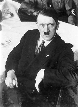 300px-Bundesarchiv_Bild_102-12922,_Adolf_Hitler.jpg 소멸할지언정 항복하지 않는다...