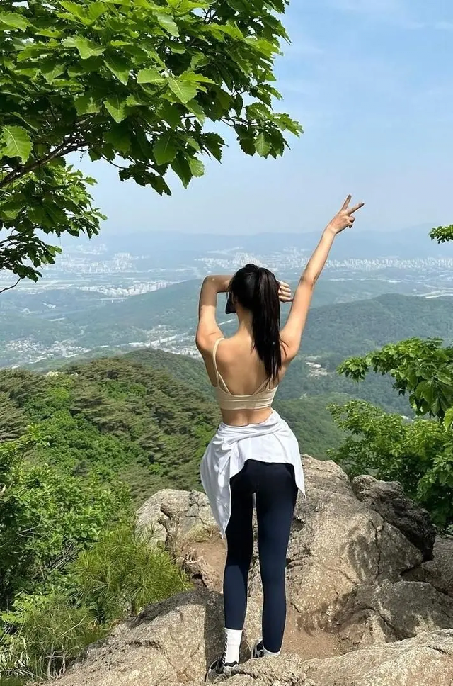 image.png MZ여자들의 등산 복장