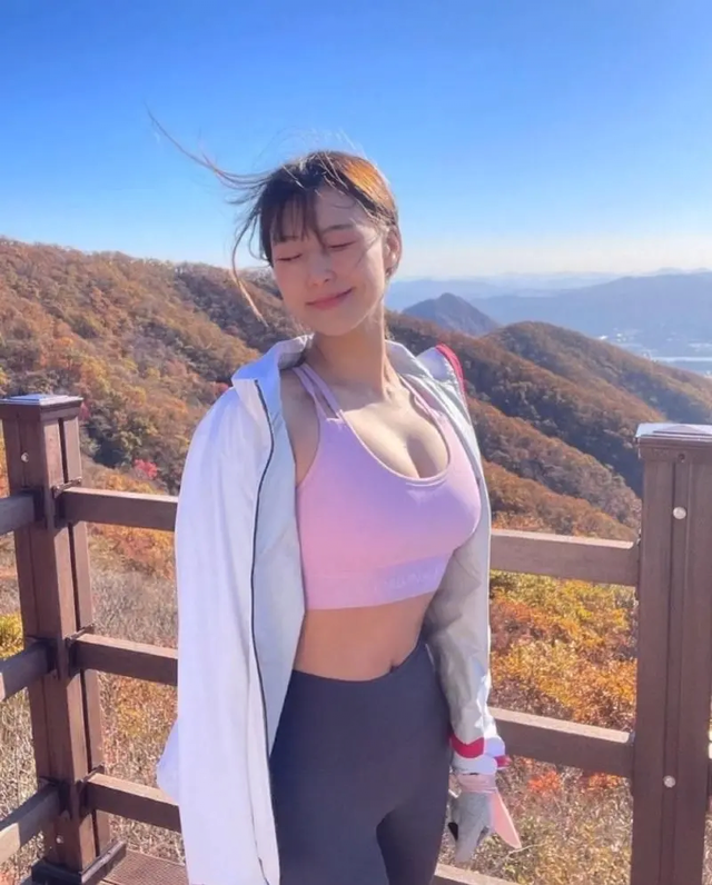 image.png MZ여자들의 등산 복장