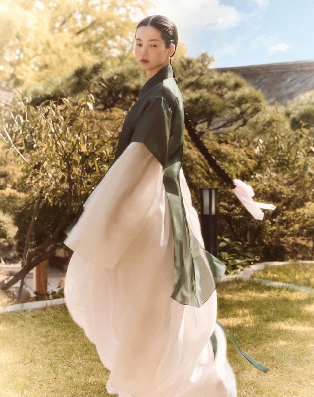 1734483191430.jpg 곧 미국 타임스퀘어에 걸릴 김태리 한복 화보