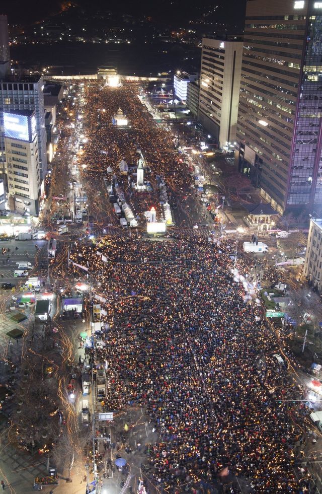 1000021582.jpg 그냥 답없다 7일 토요일 저녁 시위 한번에 끝내는 게 맞다