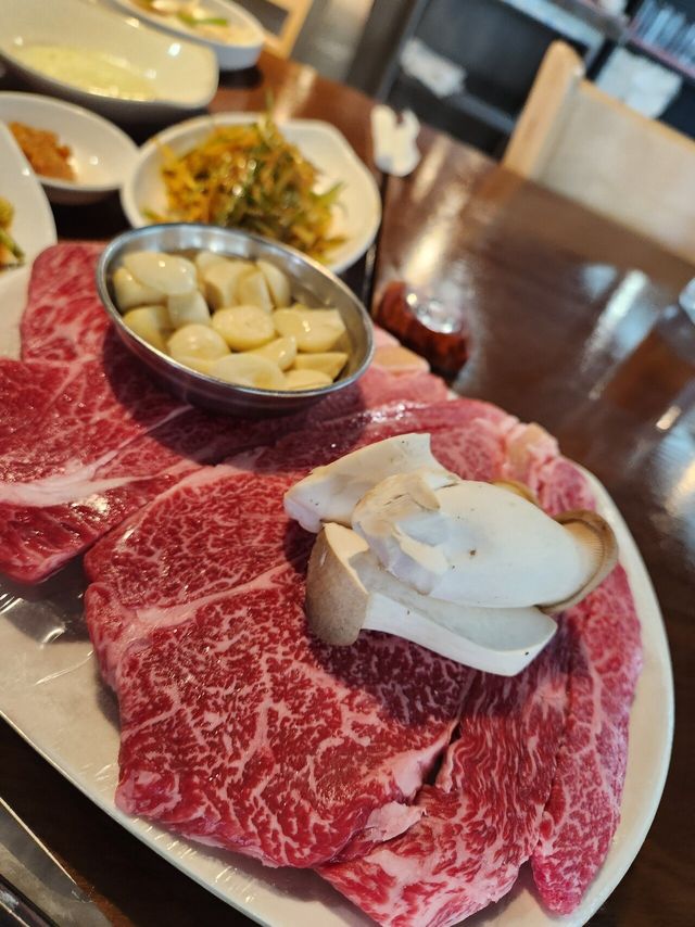 1000037160.jpg 미담) 휴가나온 군인 어버이날 소고기 먹다가 생긴일