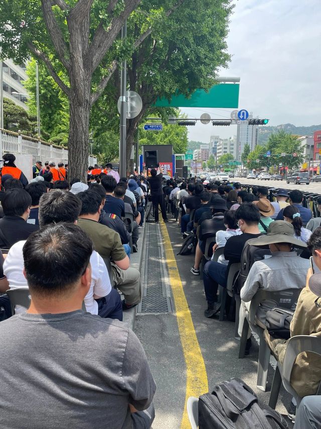 72f58da1cc8c8d749d0b72a74ec6adc1.webp.ren.jpg 직구 사태 시위 인원.jpg