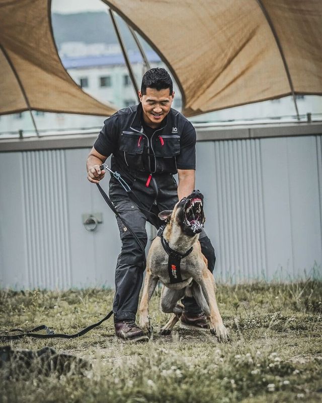 0003.jpg 강형욱이 TV에 나오기 전부터 알고지낸 연예인.jpg