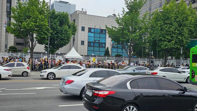 349ce2769eb9e9de7b9b7fb5403b59d8.webp.ren.jpg 직구 사태 시위 인원.jpg