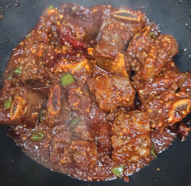 image.png 논란중인 민희진 릴스 좋아요 칼국수 vs 갈비찜 논란