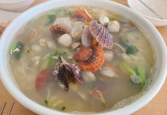 image.png 논란중인 민희진 릴스 좋아요 칼국수 vs 갈비찜 논란