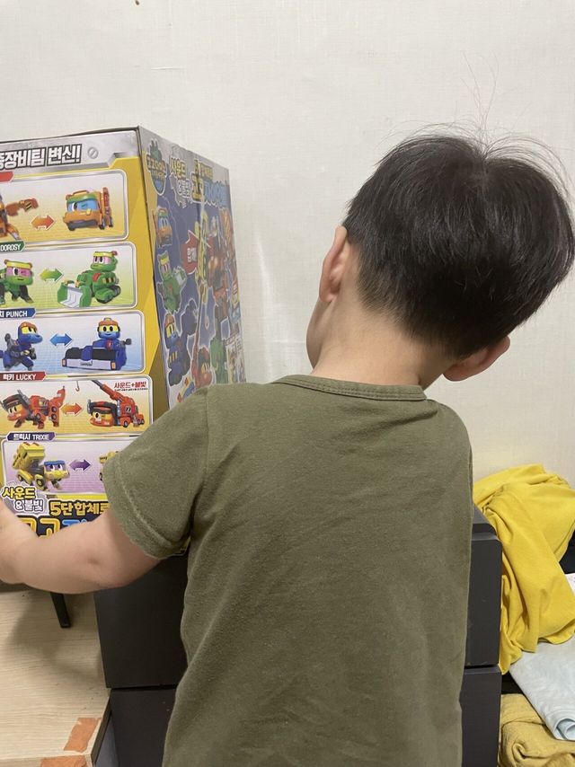 IMG_8352.jpeg 아들놈한테 서프라이즈 장난감 사준후기
