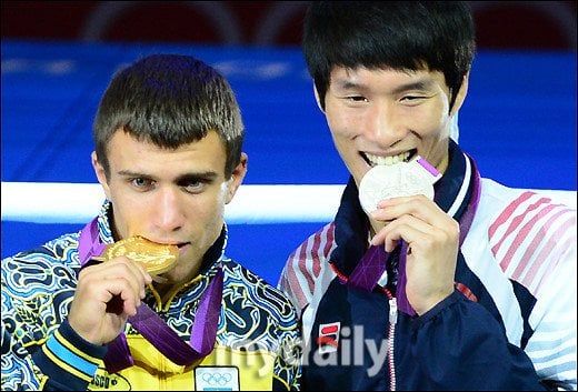 12년전 런던올림픽 남자 복싱 라이트급 은메달리스트 한순철의 당시 상대 ㄷㄷㄷ.jpg