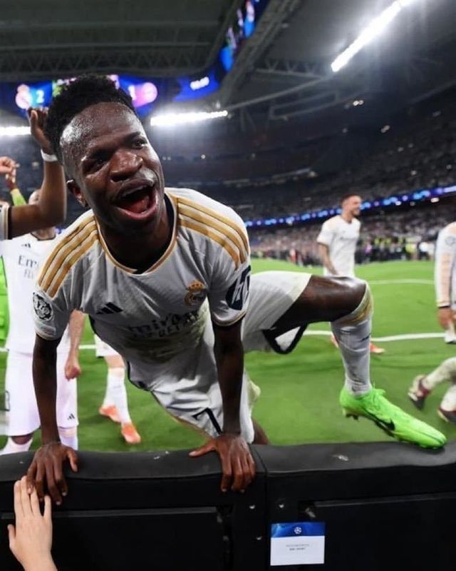 이번에는 2등인데도 참석하네요?