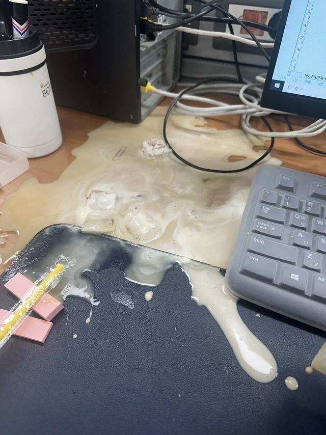 IMG_3229.jpeg 퇴근 15분 전 잠깨는 확실한 방법