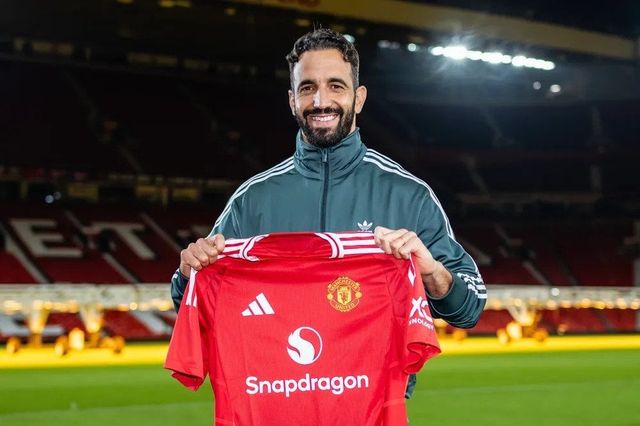 KEI7OoTtLu53mnTbZMxHlWDiMcPk1uX7P4vNWJRYEp0Vi9uv6BEvfec9zC1BDaR0ipZpjAlT0tWswLhmzzKcBA.webp.ren.jpg 삽질하는거에 비해서 욕안먹는 감독